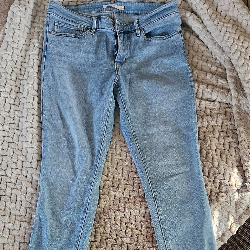 Levi's - Picture 2 of 5